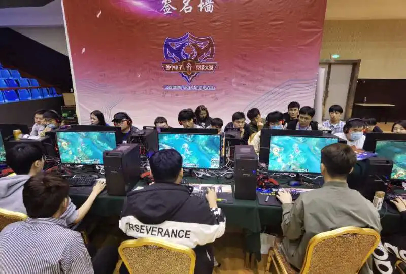 的策略是 的策略是